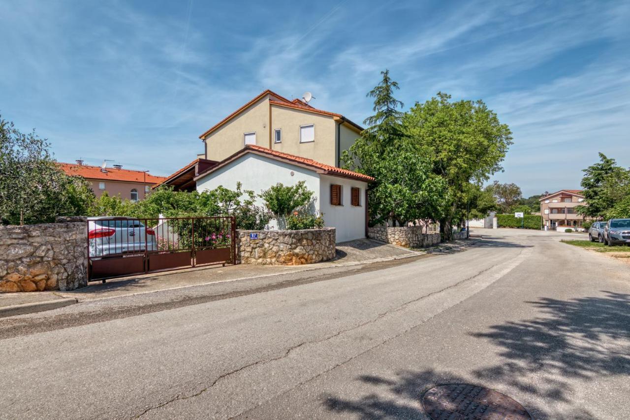 Apartmets Slavica 1644 Banjole Exteriör bild