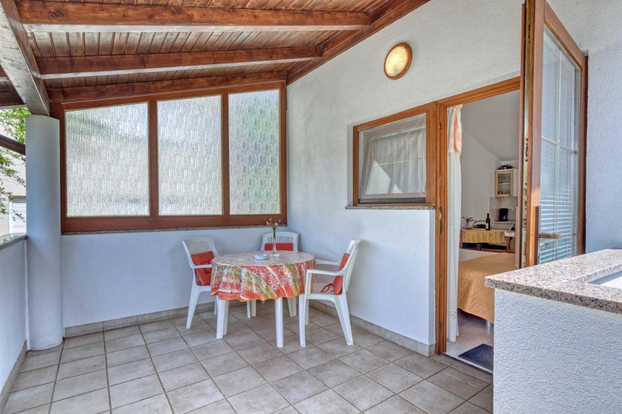 Apartmets Slavica 1644 Banjole Exteriör bild